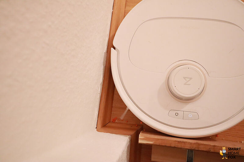 Roborock Q Revo MaxV bei der Eckenreinigung